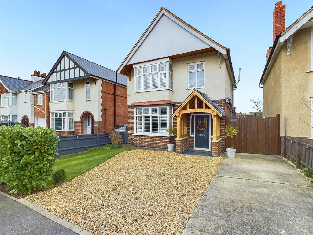 3-bed detached on Riversley Road, Longlevens, Gloucester, £525,000