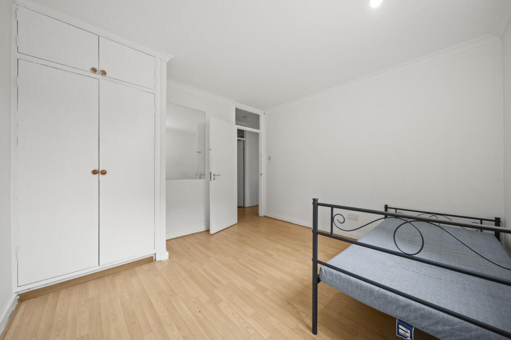Apartment in London - View 5