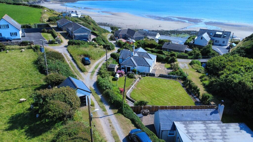 Main image of property: DG8 9LJ