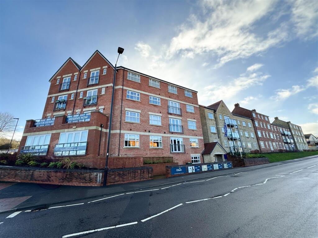 Main image of property: Manchester Road, Stocksbridge, S36