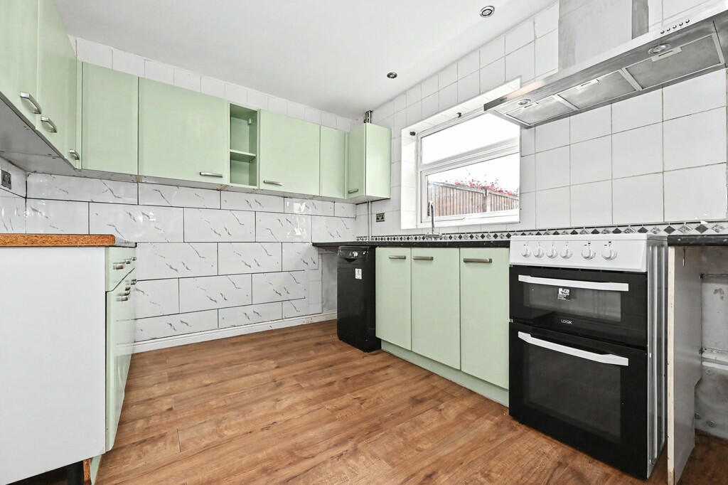 House in Newcastle-under-Lyme, Westbury Park - View 4