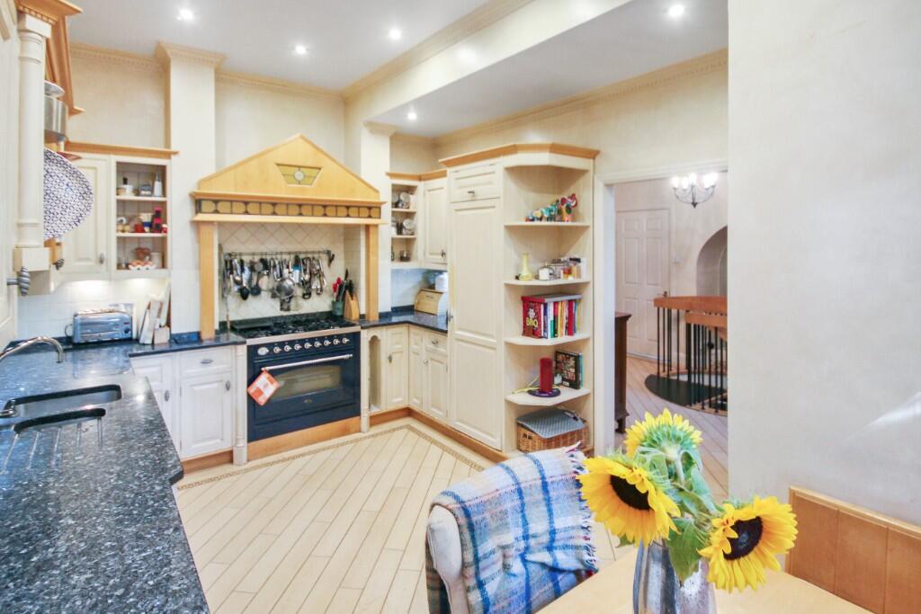 Swissland Hill, East Grinstead, West Sussex, RH19 photo 3