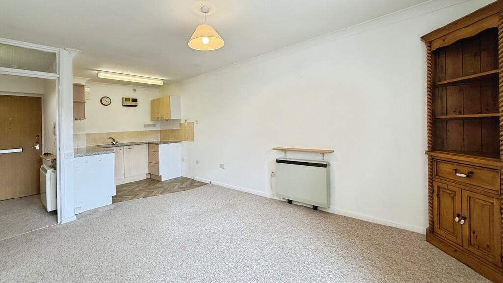 Apartment in Westbury, Wiltshire - View 4