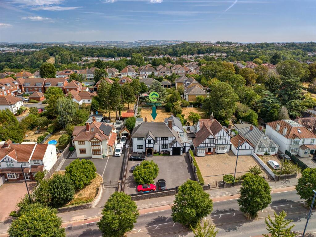House in Bristol, Hengrove - More