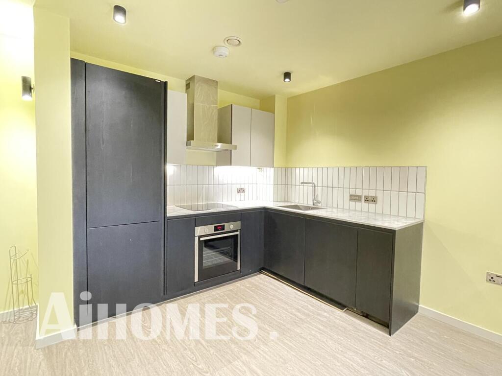 Apartment in Manchester, Hulme - View 4