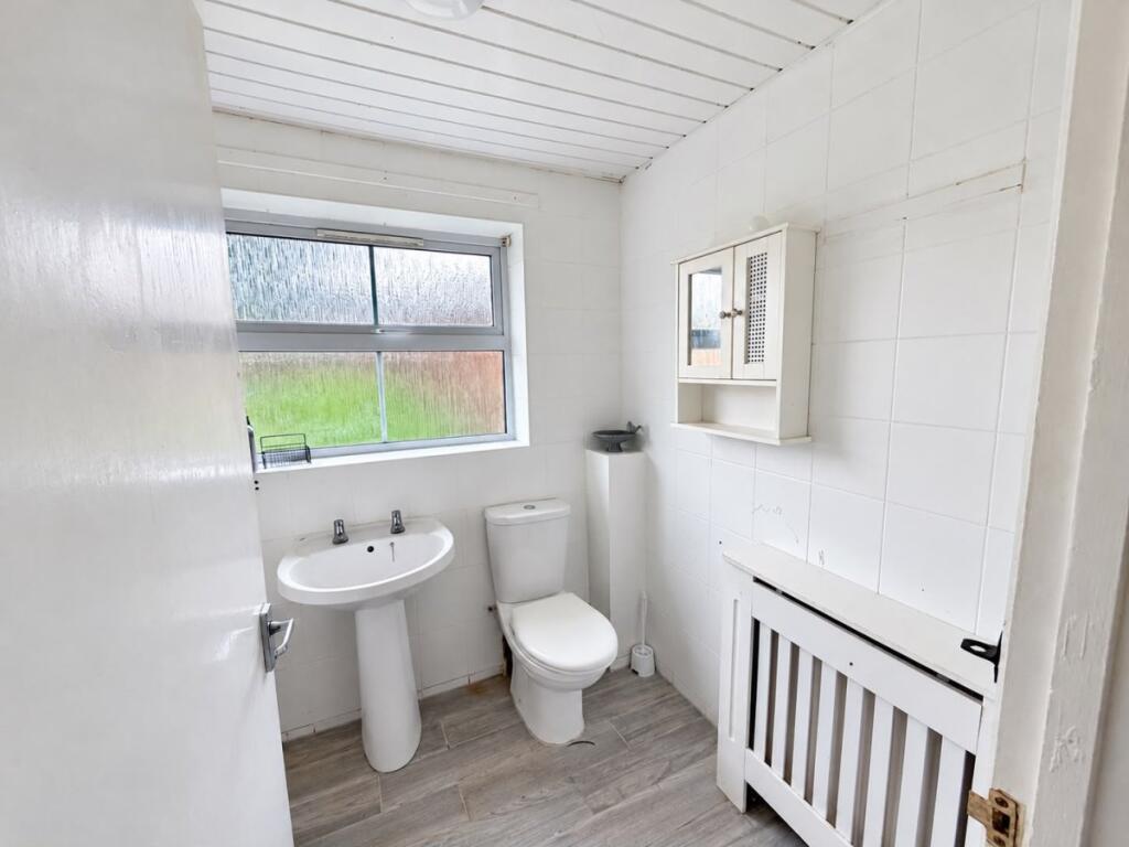 House in High Wycombe, Castlefield - View 4