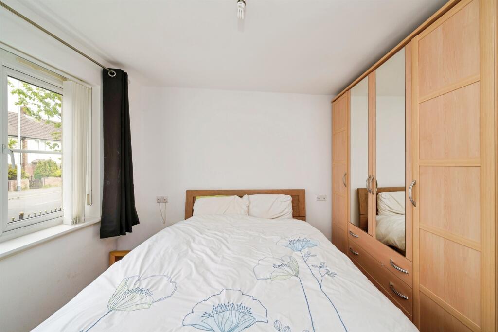 Apartment in Wirral, Liverpool City Region - More