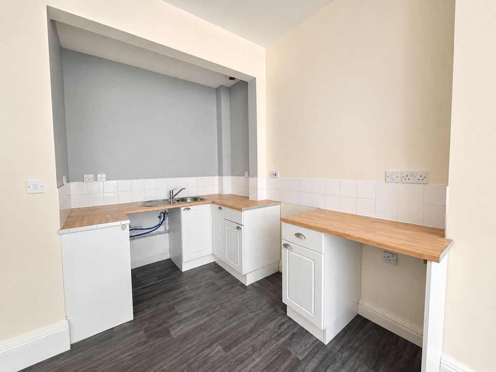 Apartment in Dudley, West Midlands - View 5