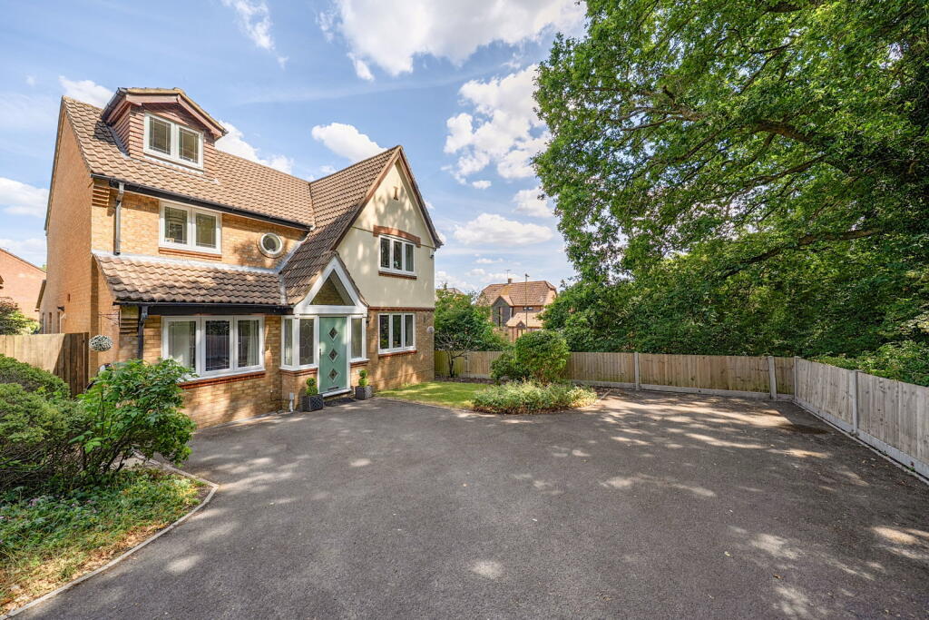 Main image of property: The Hedgerows, Lychpit RG24 8FQ