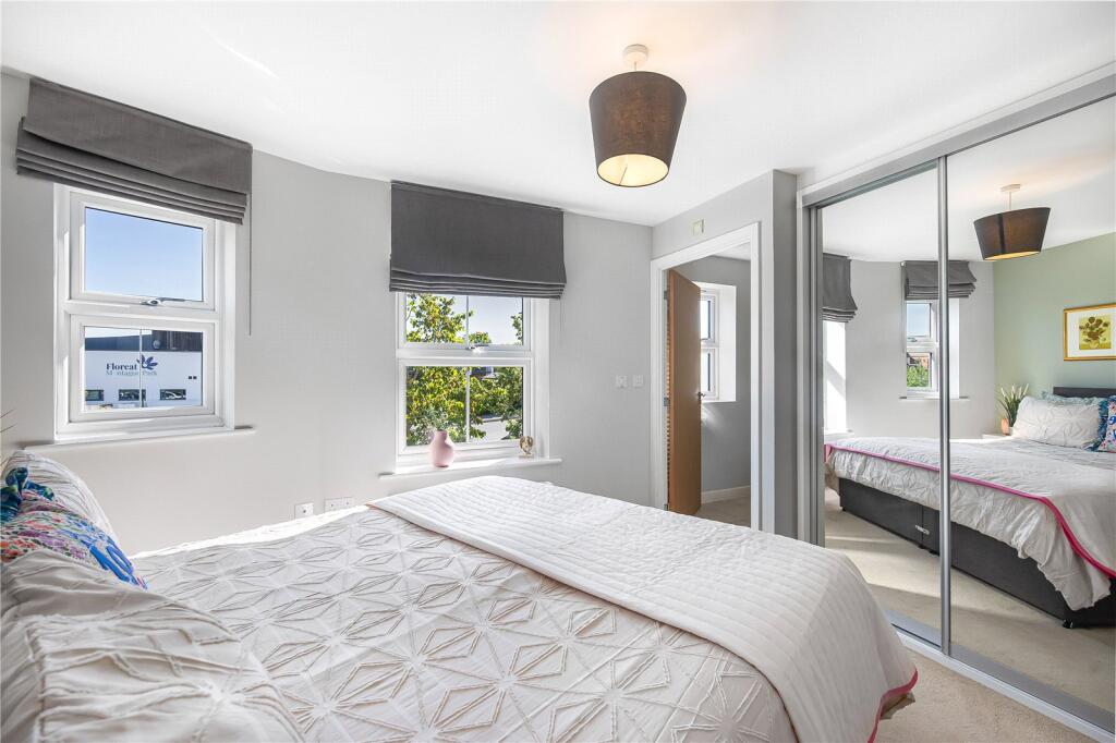 Apartment in Wokingham - More