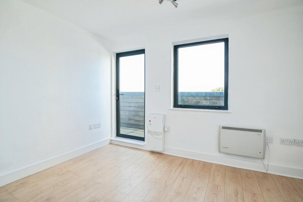 Apartment in Cardiff, The Laundry Quarter, Canton - View 5