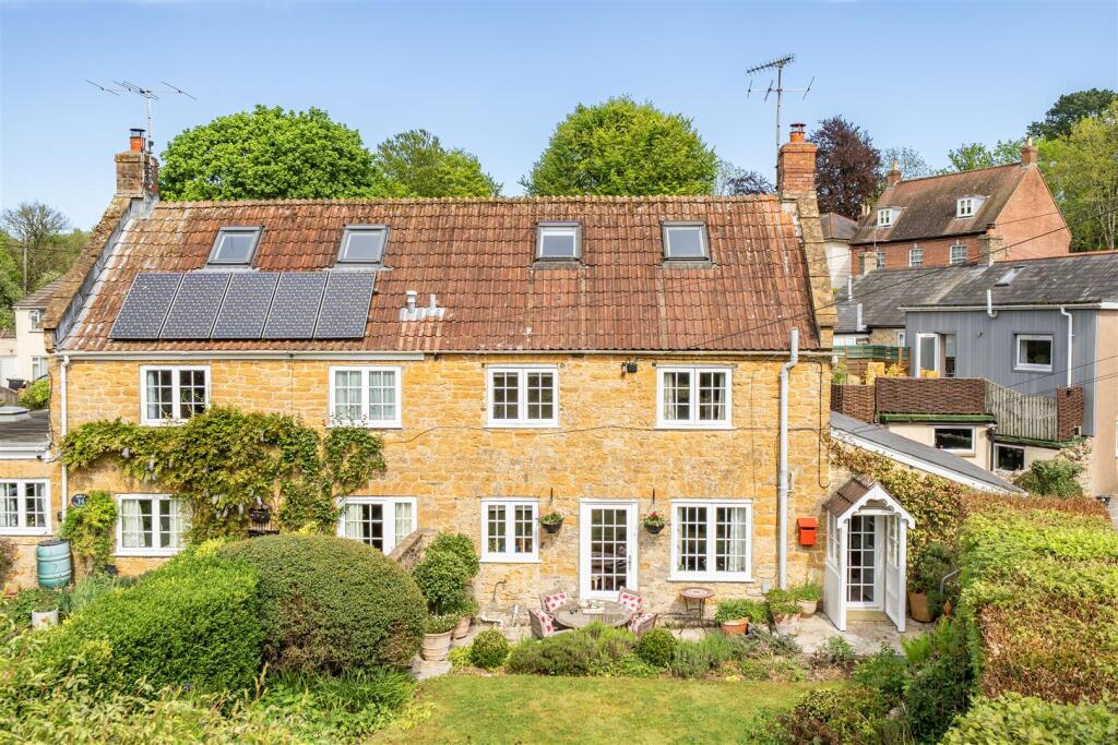 Main image of property: Beaminster