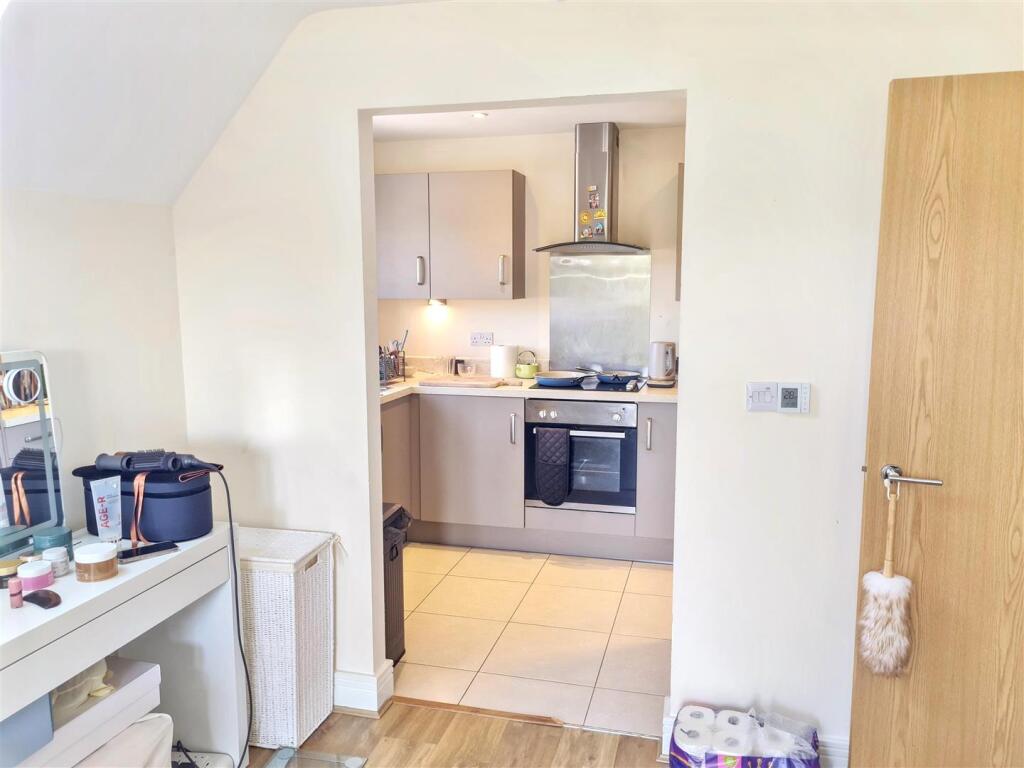 Apartment in Luton, Leighton-Linslade - View 4