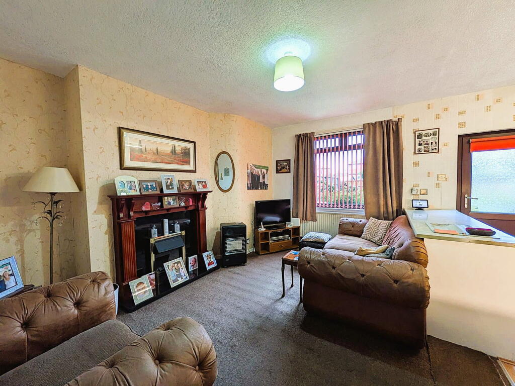 House in Oldham, Greater Manchester - View 5