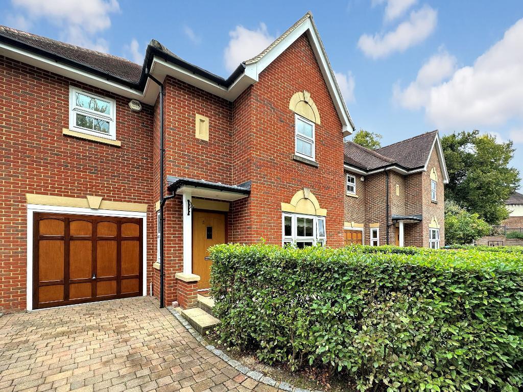 Main image of property: Hurnford Close, Sanderstead, Surrey, CR2 0AN
