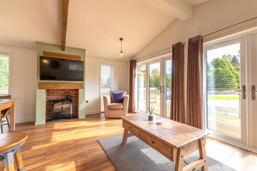 Lodge 19 The Sanctuary, Fort Augustus, PH32 4BG photo 3