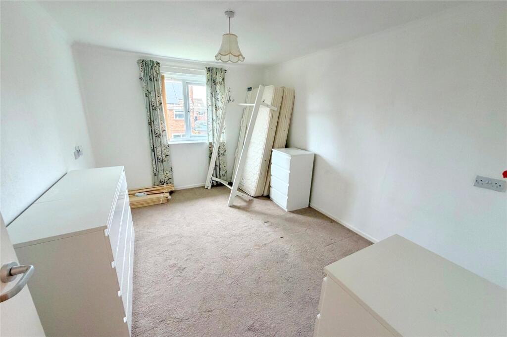 Apartment in Whitley Bay, South Wellfield - View 5