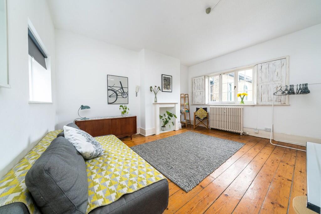 Apartment in London - View 5