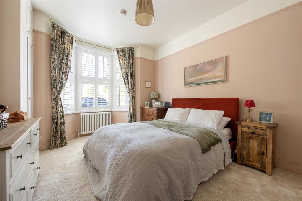 Apartment in London, Leyton - More