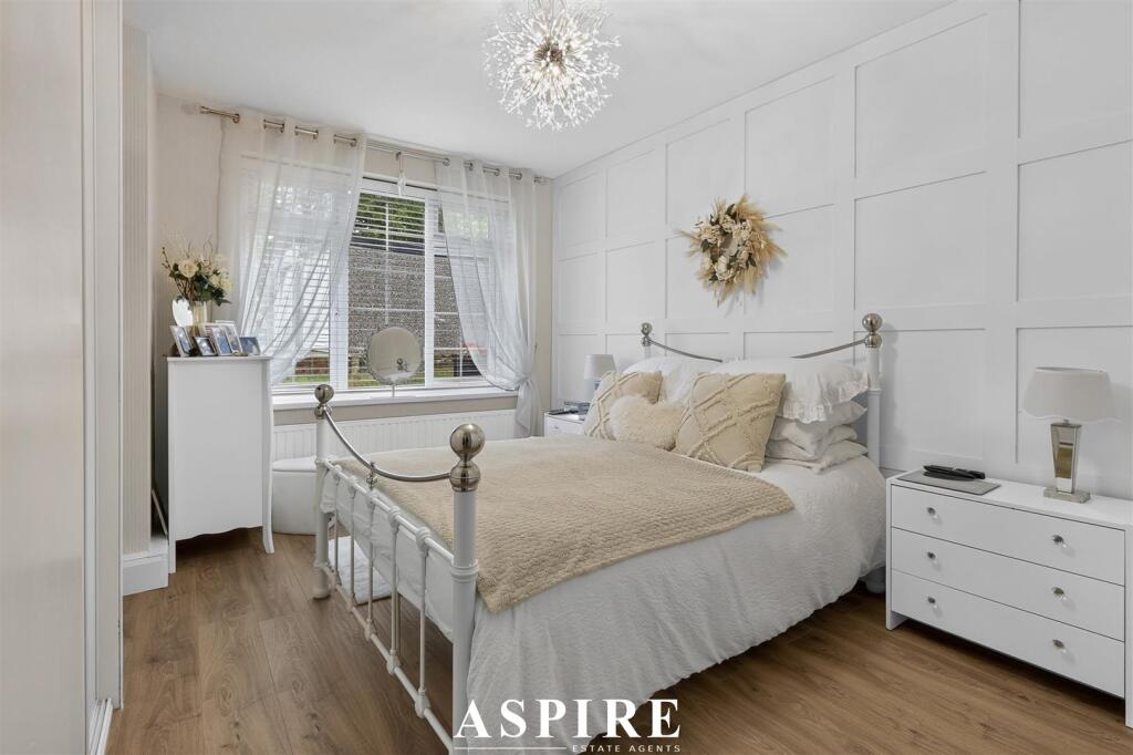 House in Southend-on-Sea - More
