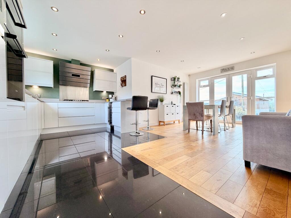 Woodhill Avenue, Portishead, Bristol, Somerset, BS20 - View 5