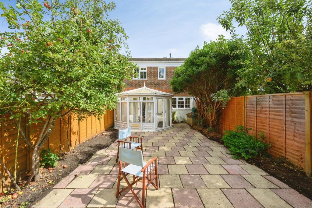 House in Croydon - More
