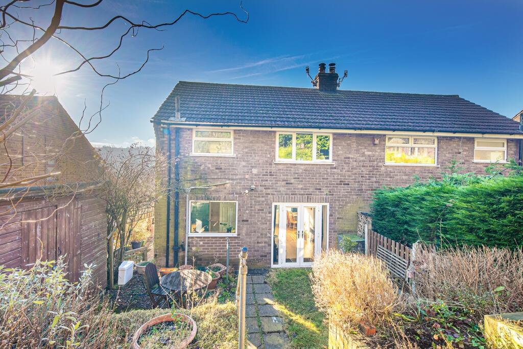 2-bed semi-detached on Hurst Rise, Matlock, DE4, £175,000