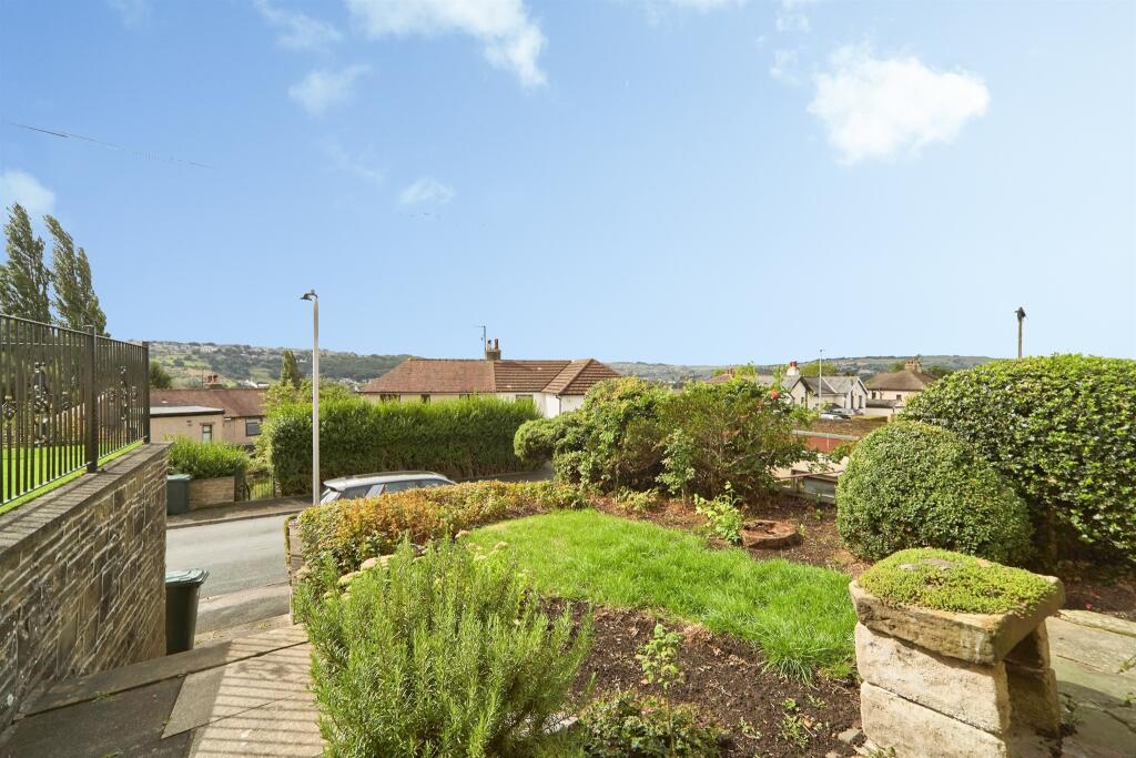 Carr Lane, Riddlesden, Keighley photo 4