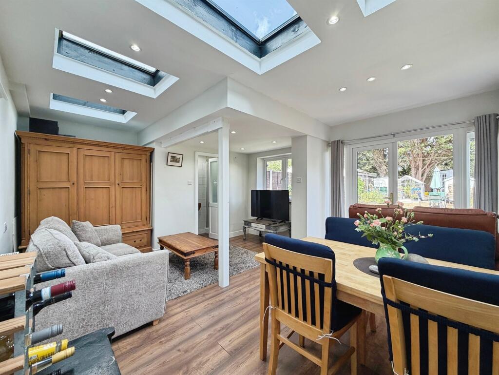 House in Stratford-on-Avon, Long Itchington CP - More