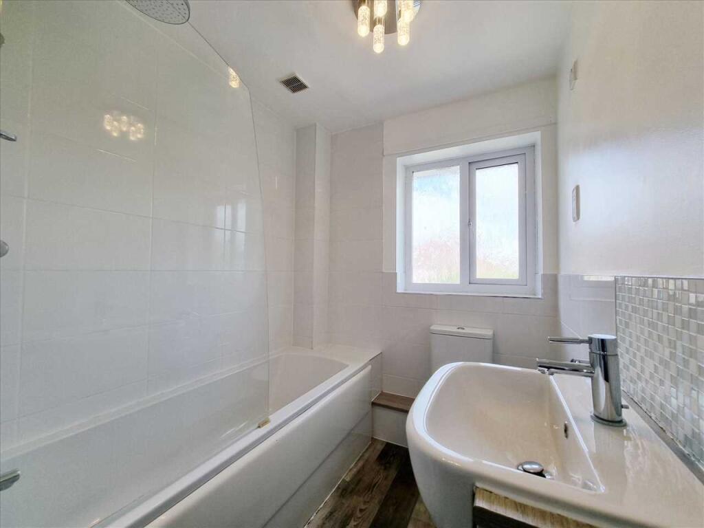 House in North Kesteven, Quarrington Hill, Sleaford - More