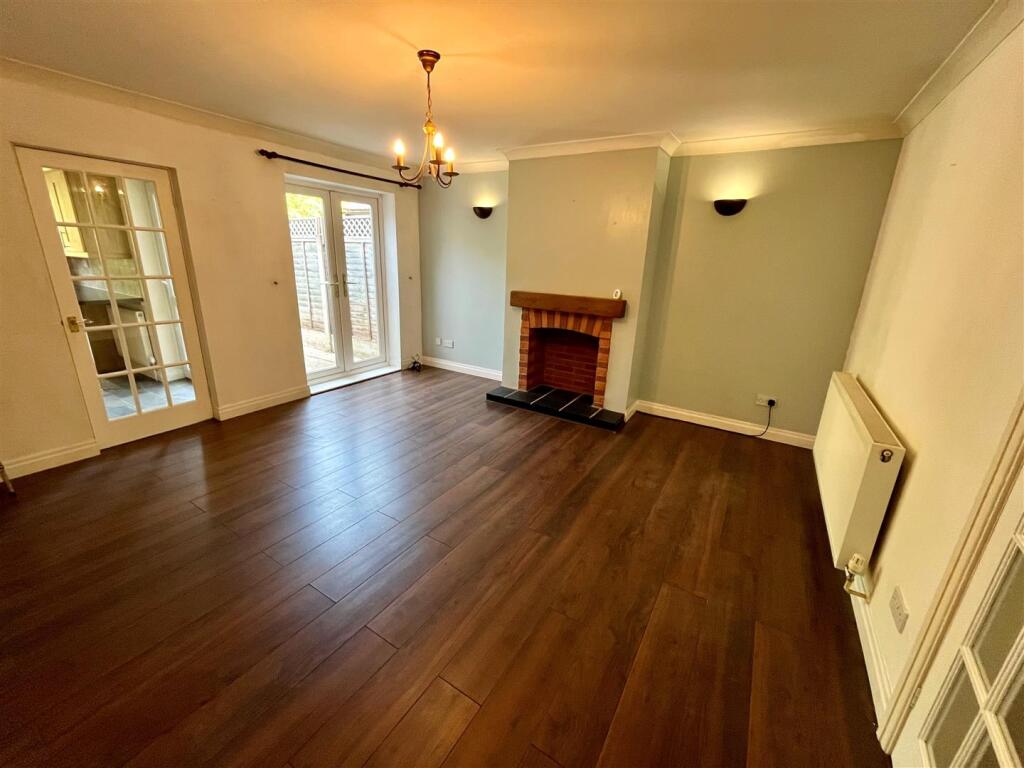 House in Hull - View 4