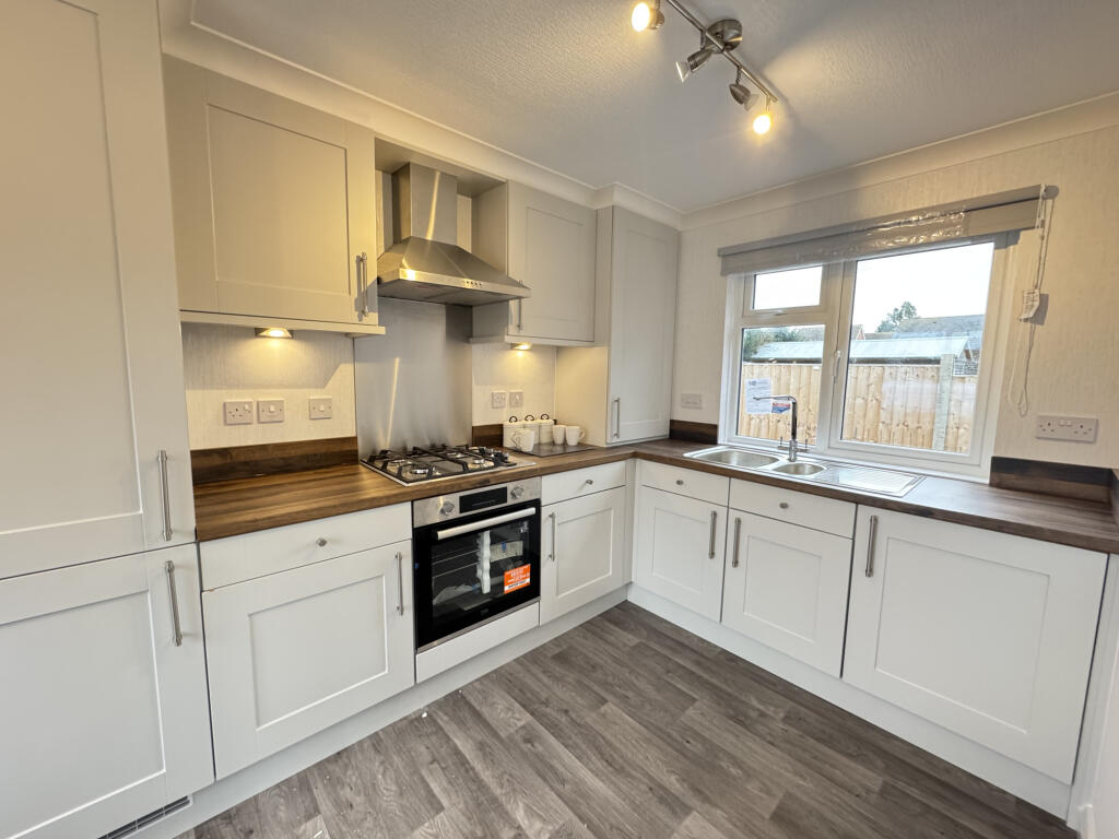Tonbridge, Kent, TN11 photo 3