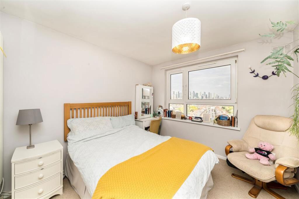 Apartment in London, Royal Borough of Greenwich - More