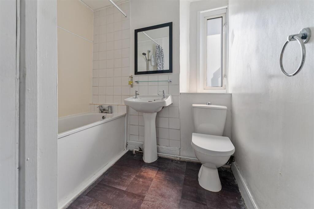 1 bedroom house share for rent