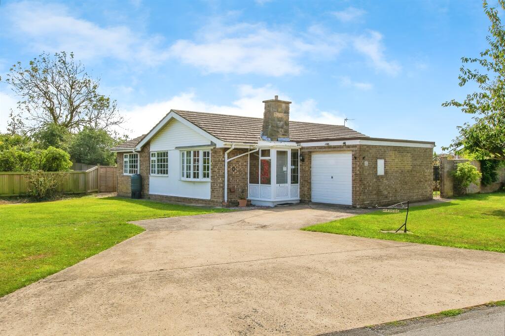 3-bed bungalow on Littlemoor Lane, Sibsey, Boston, £265,000