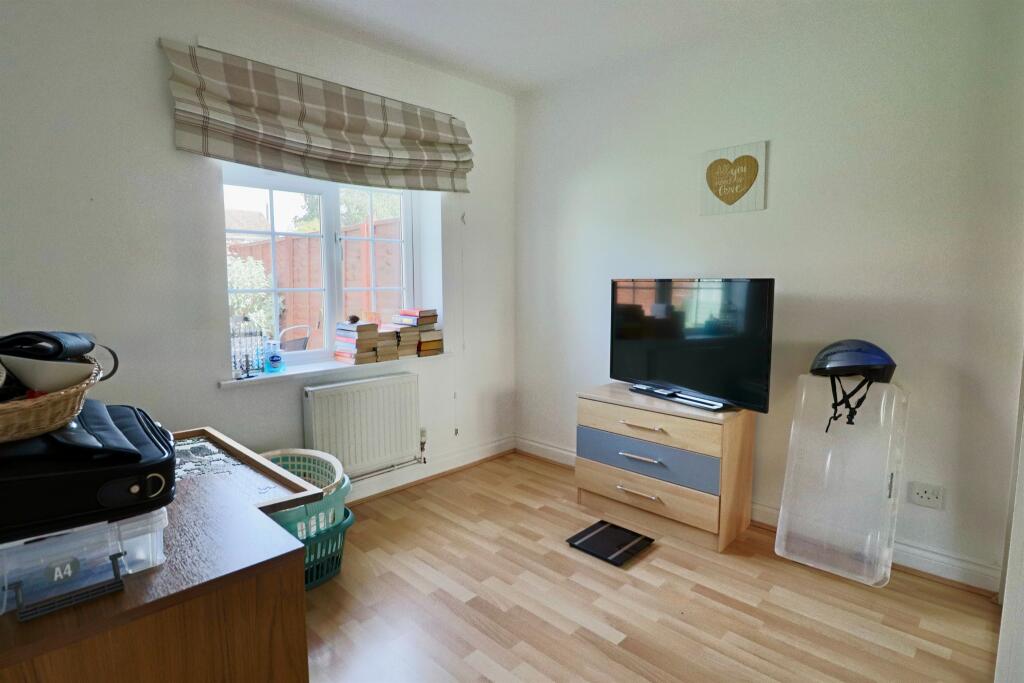 House in Oundle, North Northamptonshire - View 5