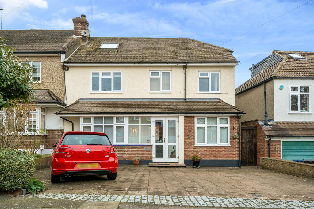 5-bed semi-detached on Stuart Road, East Barnet, Barnet, Greater London, EN4, £975,000