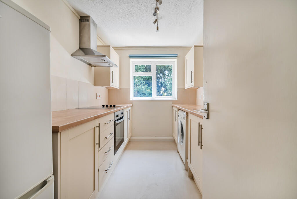 Apartment in Reading - View 2