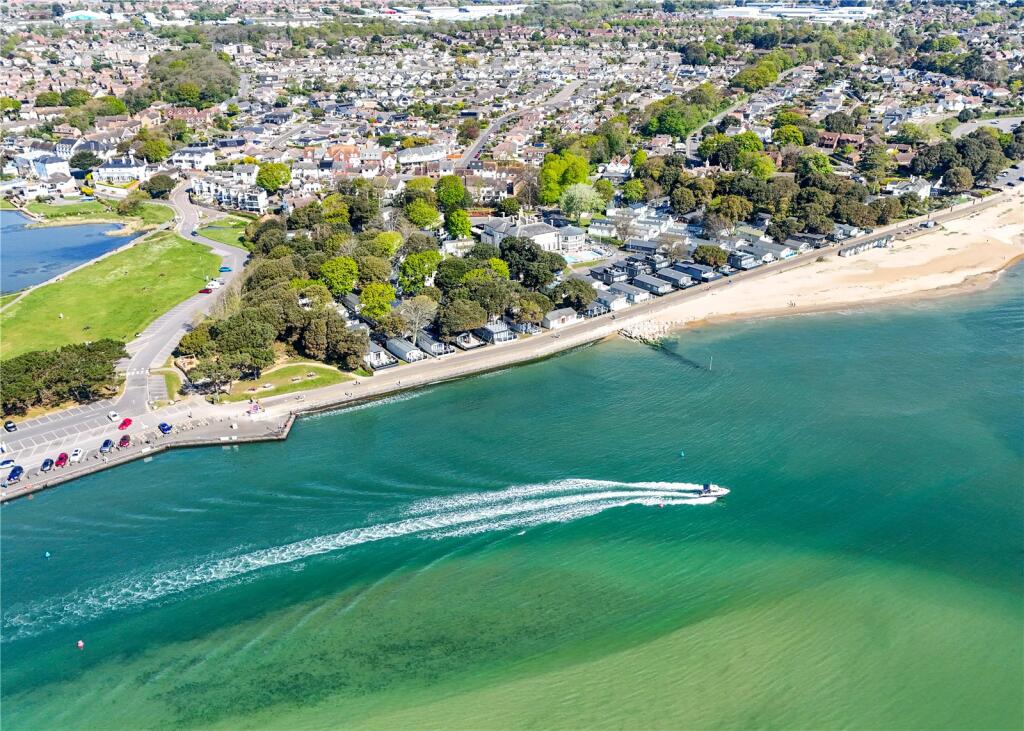 92, Sandhills, Mudeford, Christchurch, Dorset, BH23 photo 2