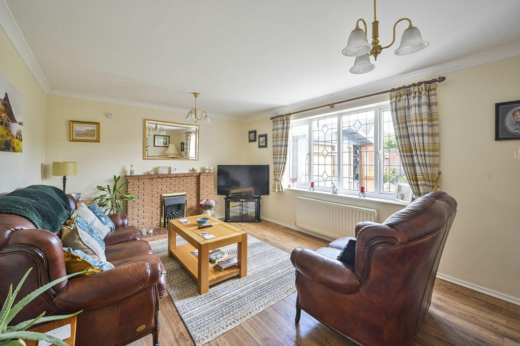Cleves Crescent, Cheslyn Hay, WS6 7LR photo 3