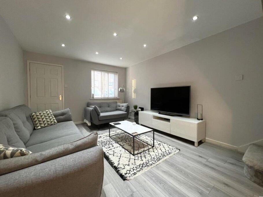 House in Congleton, Hightown - More