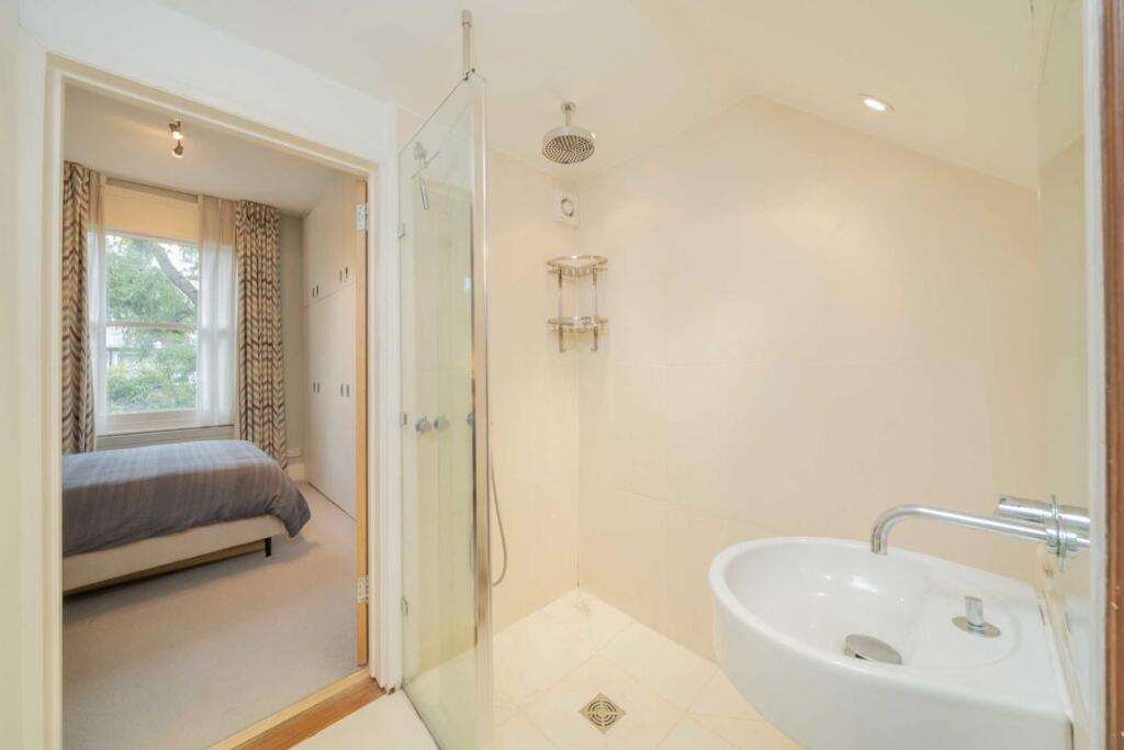 Apartment in London, Lancaster West Estate, Notting Hill - View 5