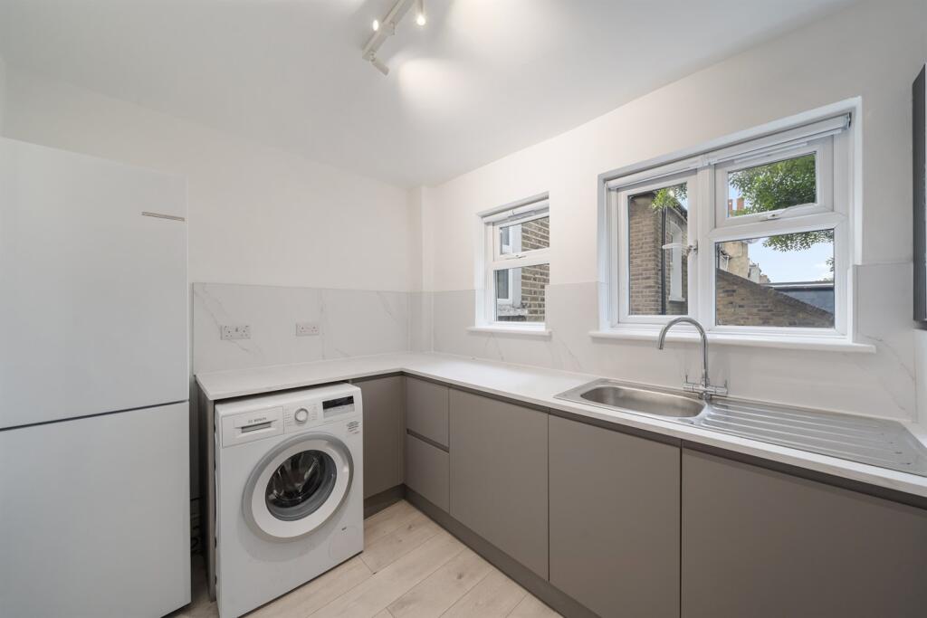 Apartment in London - More