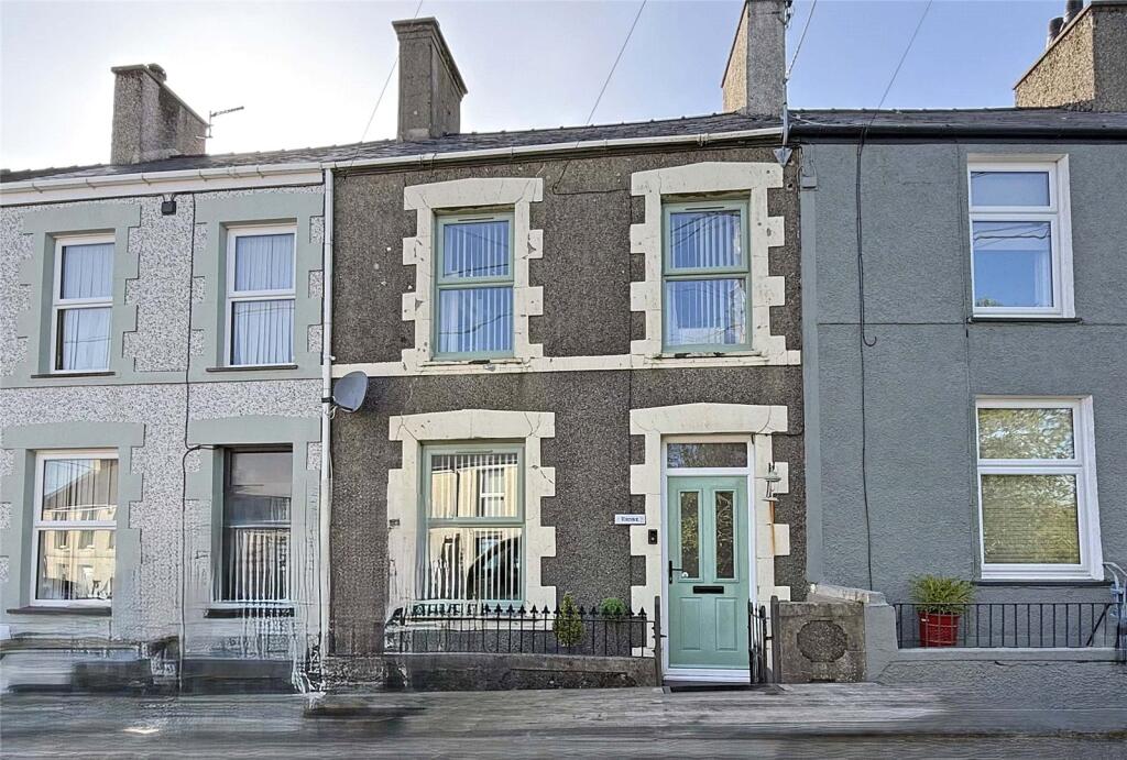 3-bed terraced on Clynnog Road, Penygroes, Caernarfon, Gwynedd, LL54, £195,000