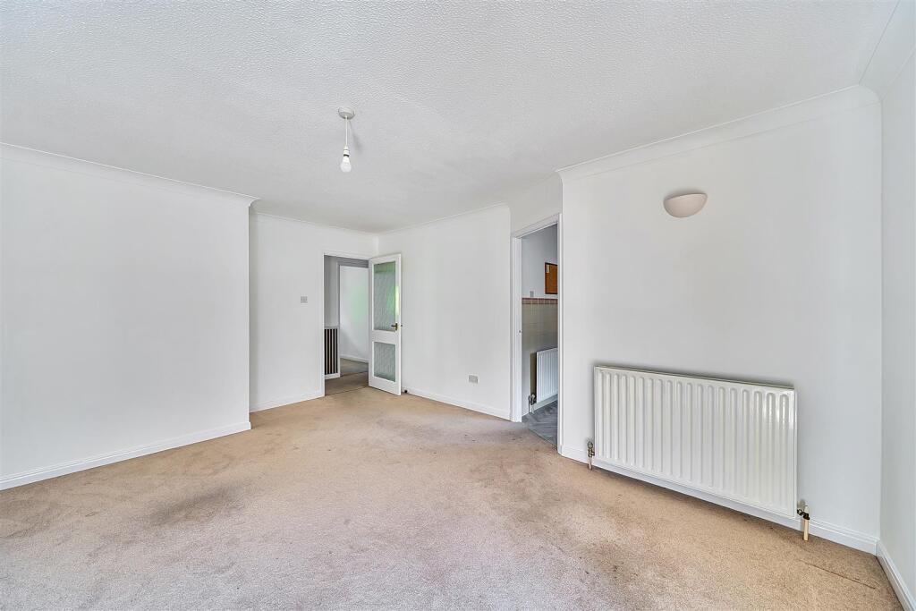 Apartment in Wimborne Minster, Dorset - View 3