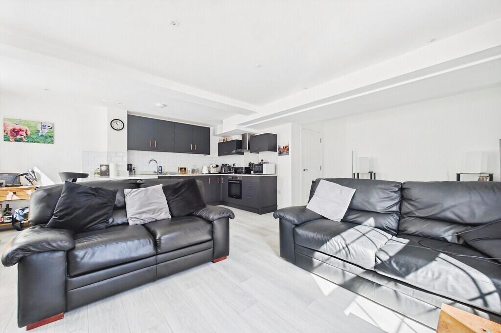 Apartment in Canterbury - View 2