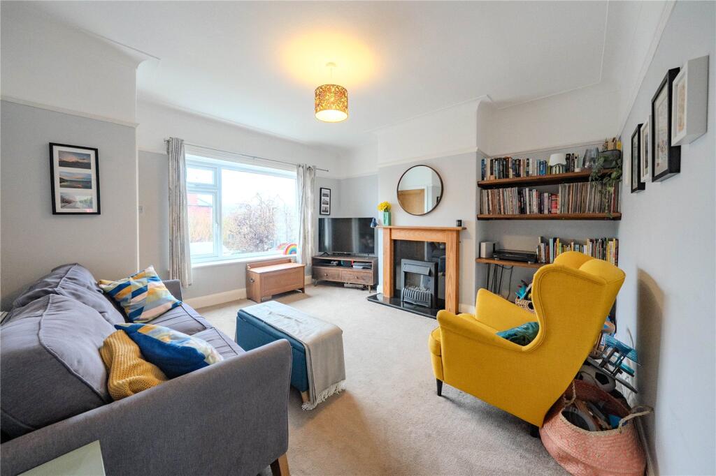 House in Leeds, West Yorkshire - View 2