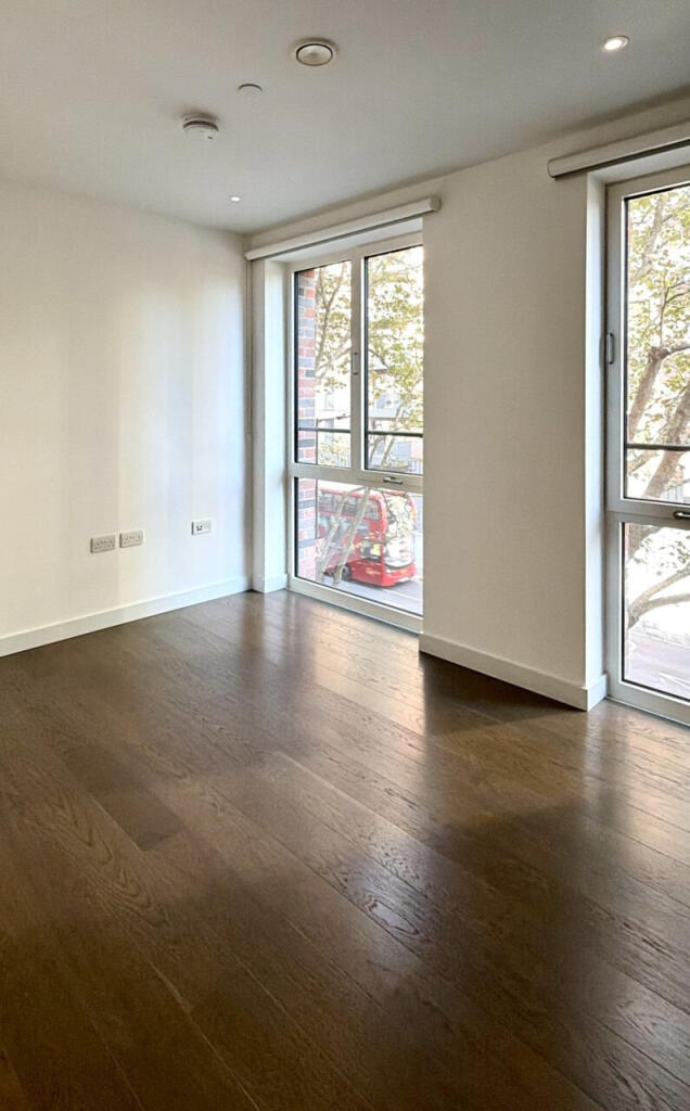 Apartment in London, Bermondsey Village, Walworth - View 3