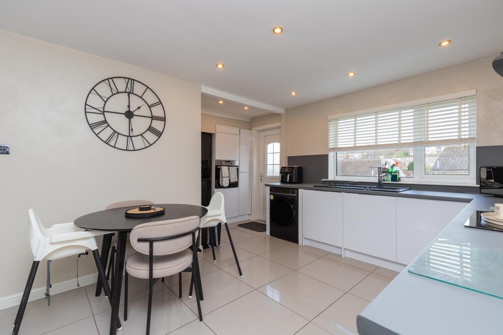 Finglas Avenue, Paisley - View 5