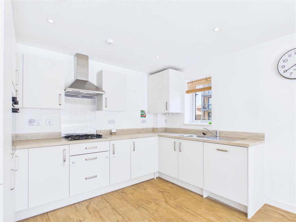 Flat 2, Cowleaze Path, Banwell - View 6